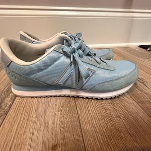 New balance blue tennis shoes 9.5 501